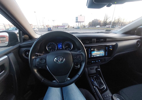 Toyota Corolla cena 69000 przebieg: 90000, rok produkcji 2017 z Łódź małe 121